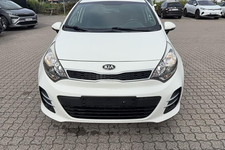 Hvid Kia Rio fra 2016