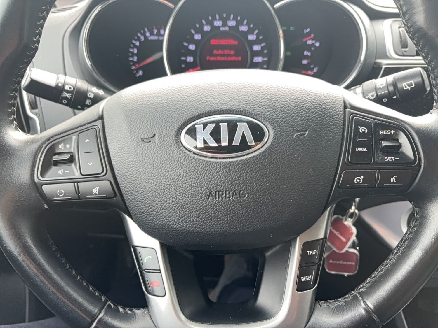 Hvid Kia Rio fra 2016