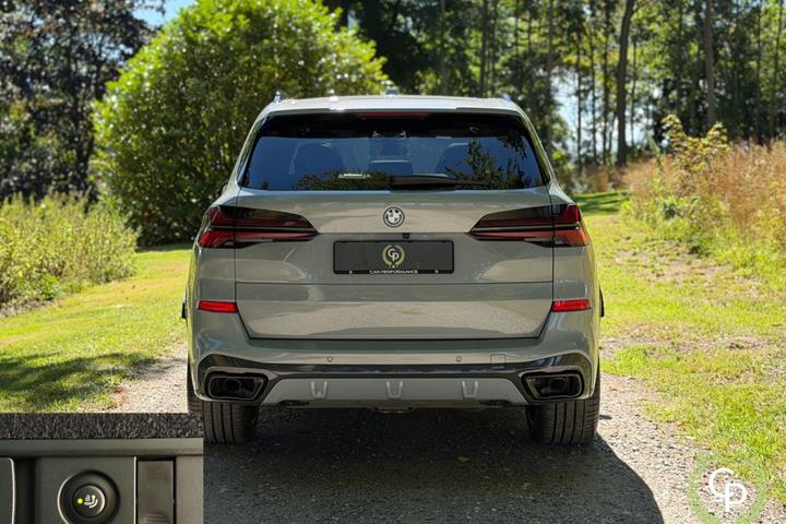 Grå BMW X5 fra 2024