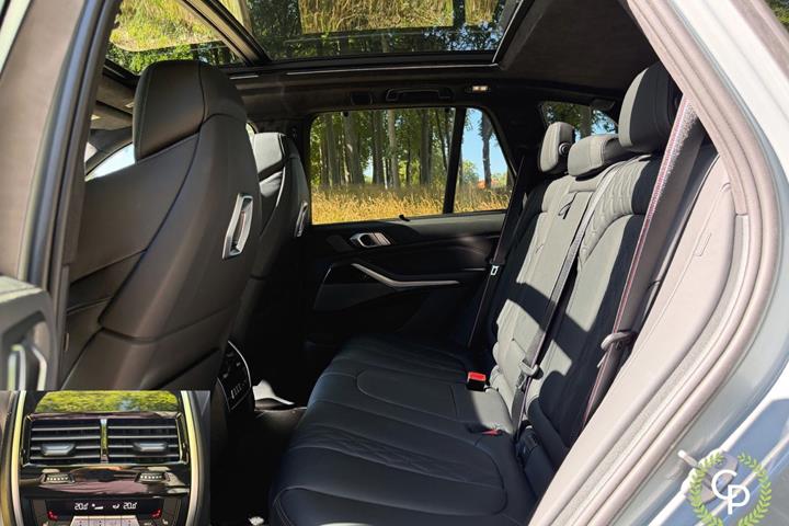 Grå BMW X5 fra 2024