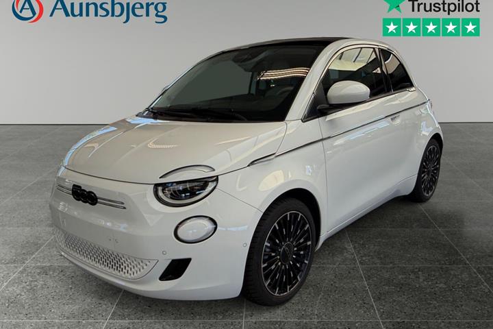 Hvid Fiat 500e fra 2024