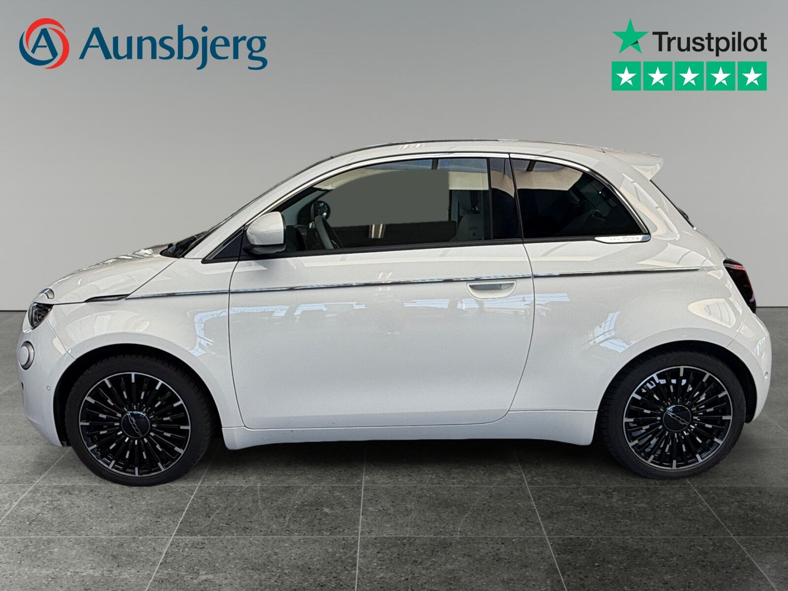 Hvid Fiat 500e fra 2024