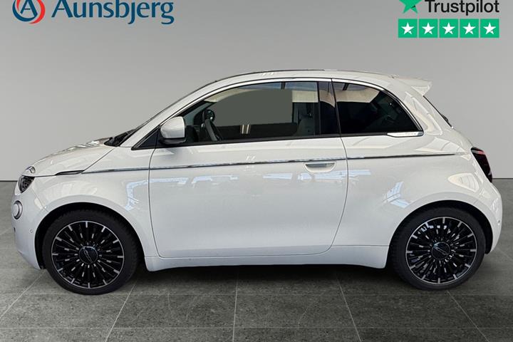 Hvid Fiat 500e fra 2024