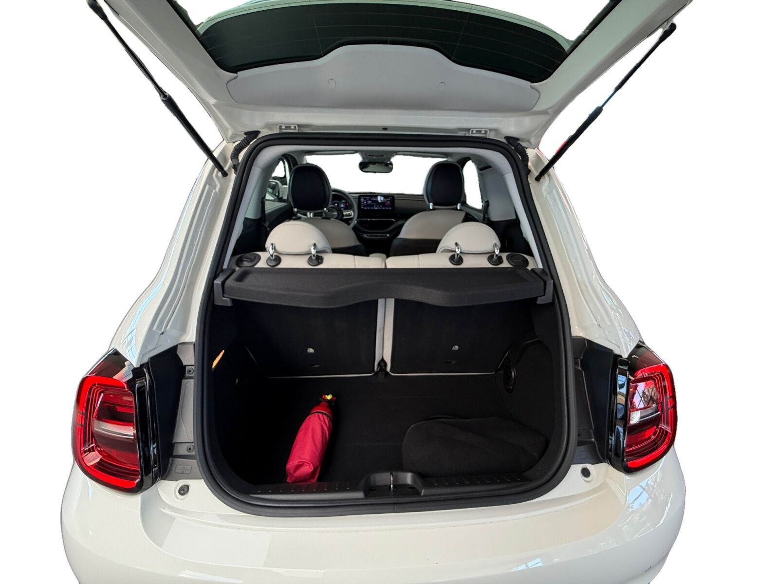 Hvid Fiat 500e fra 2024