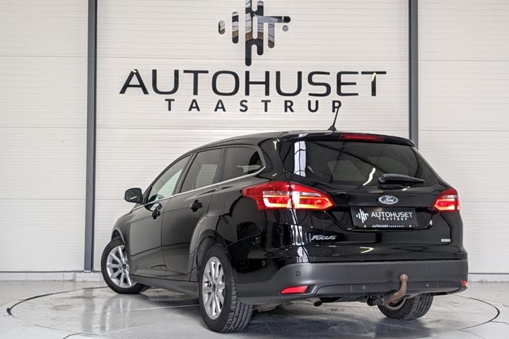 Sort Ford Focus fra 2017