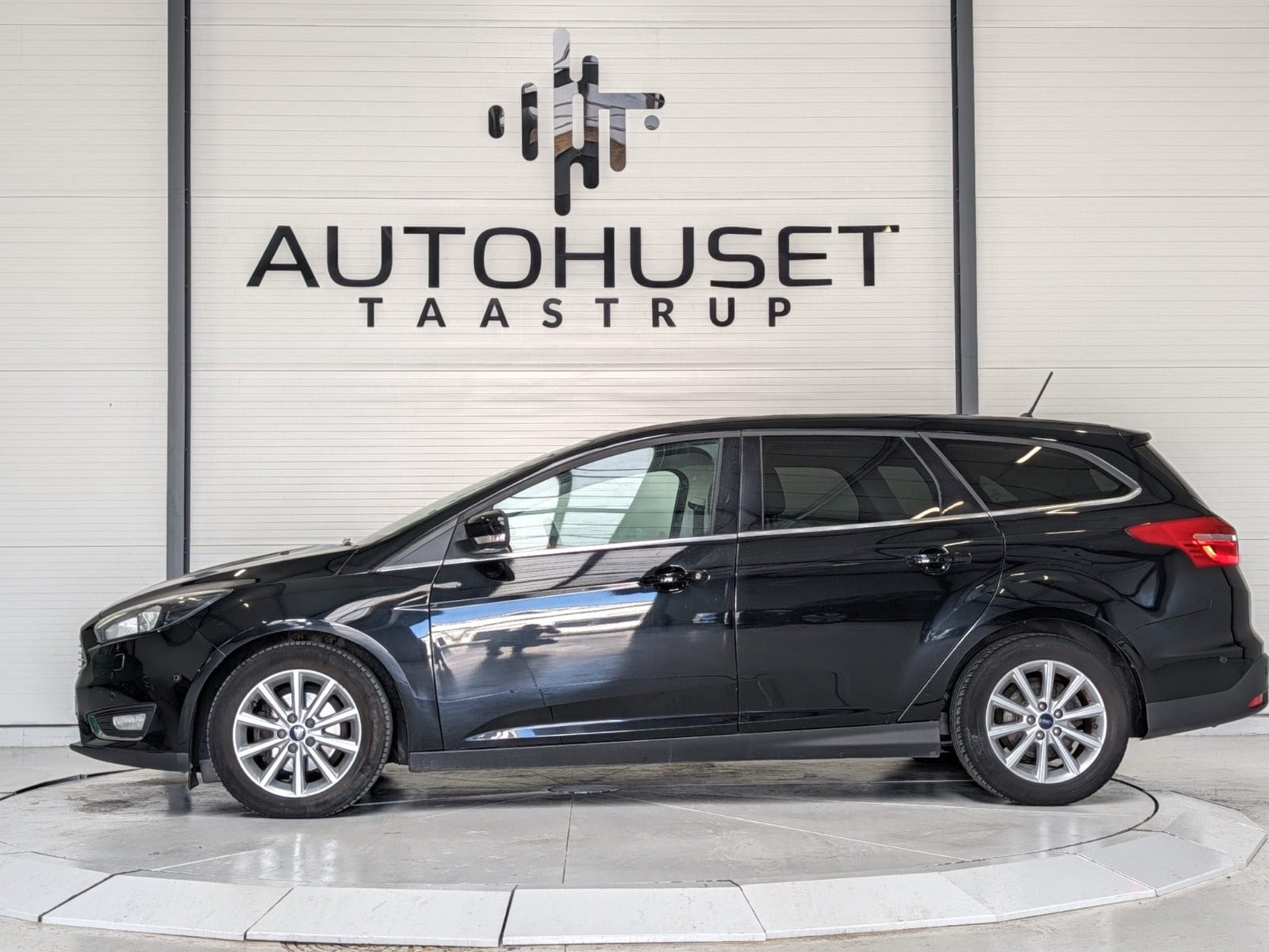 Sort Ford Focus fra 2017