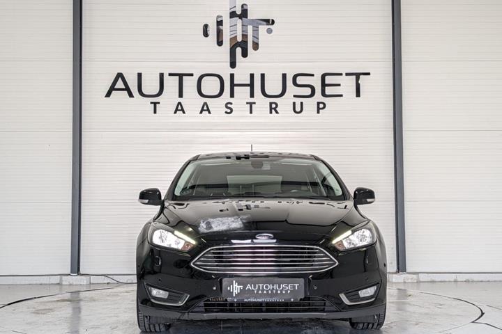 Sort Ford Focus fra 2017