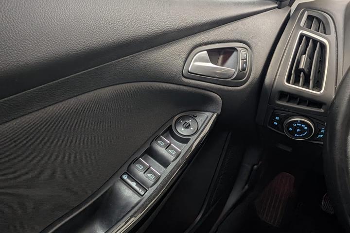 Sort Ford Focus fra 2017