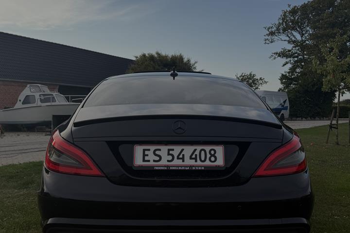 Sort Mercedes CLS500 fra 2012