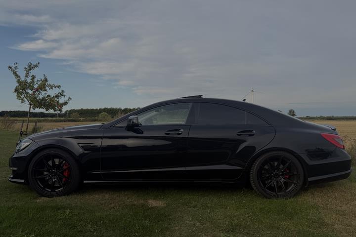 Sort Mercedes CLS500 fra 2012