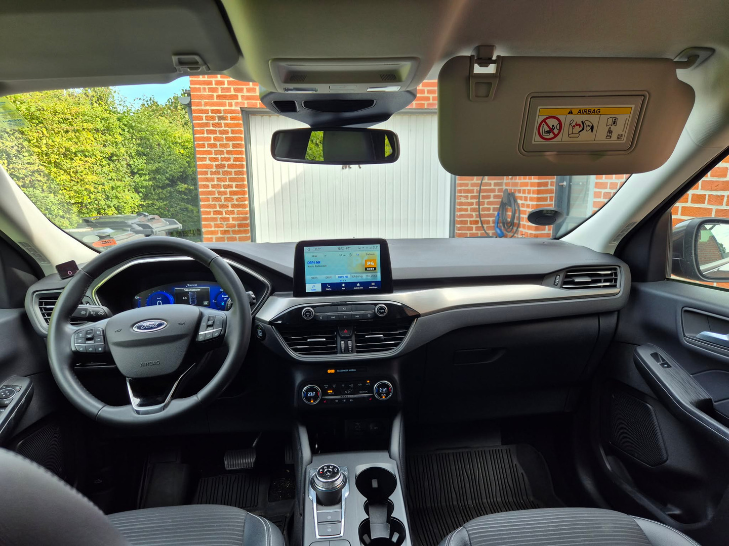 Grå Ford Kuga fra 2022