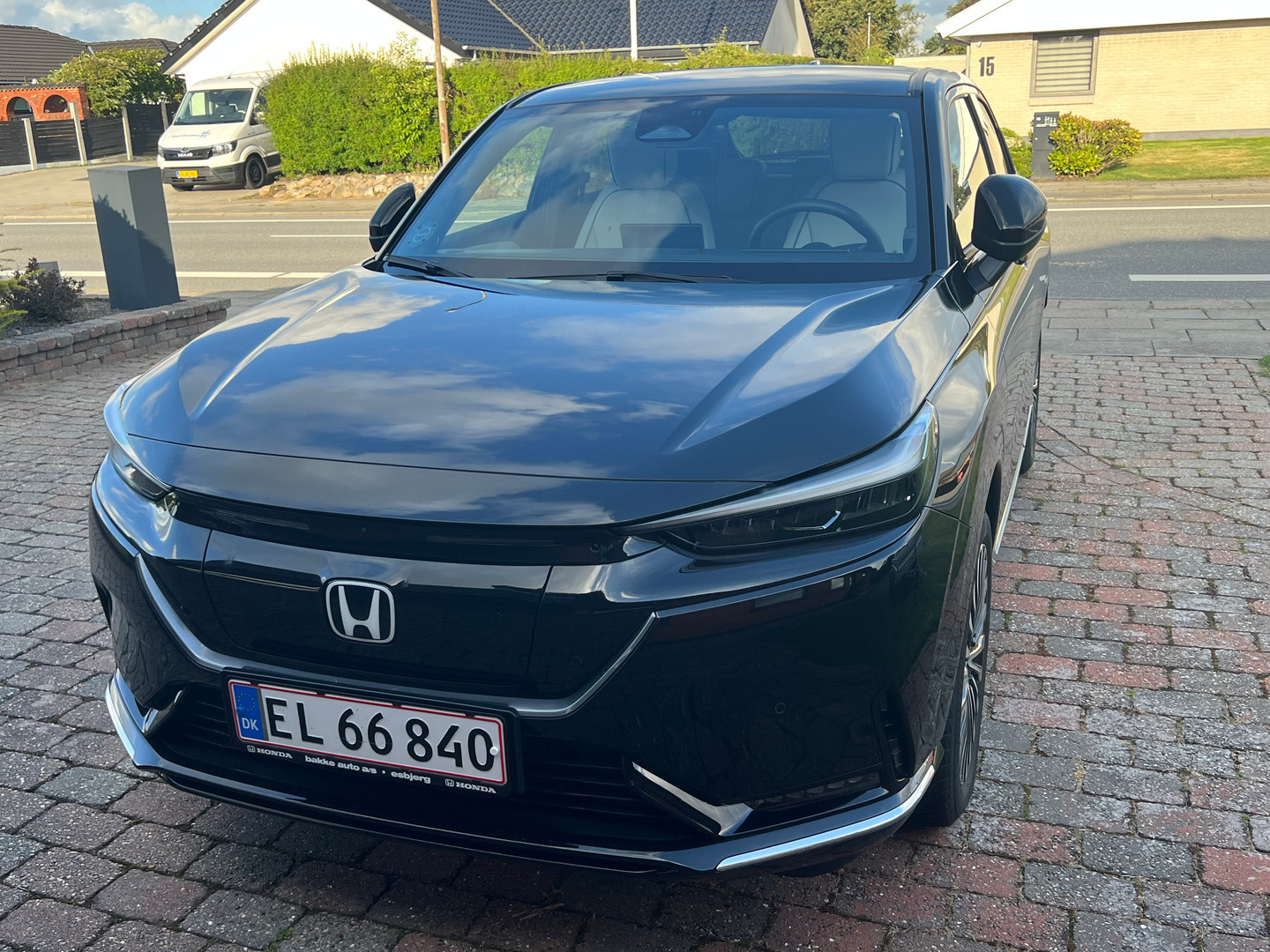 Sort Honda e:Ny1 fra 2025