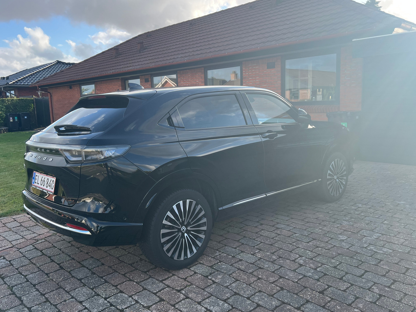 Sort Honda e:Ny1 fra 2025