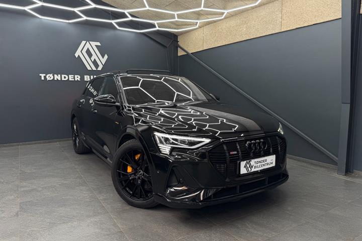 Sort Audi e-tron fra 2022