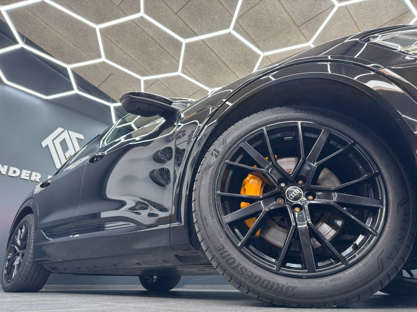 Sort Audi e-tron fra 2022
