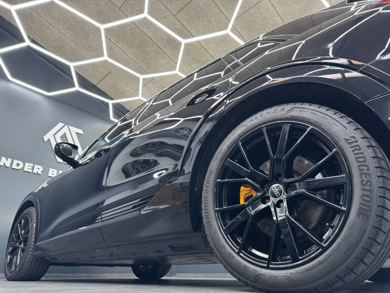 Sort Audi e-tron fra 2022