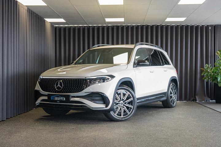 Hvid Mercedes EQB300 fra 2024