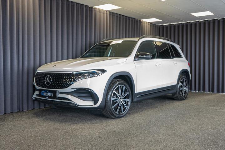 Hvid Mercedes EQB300 fra 2024