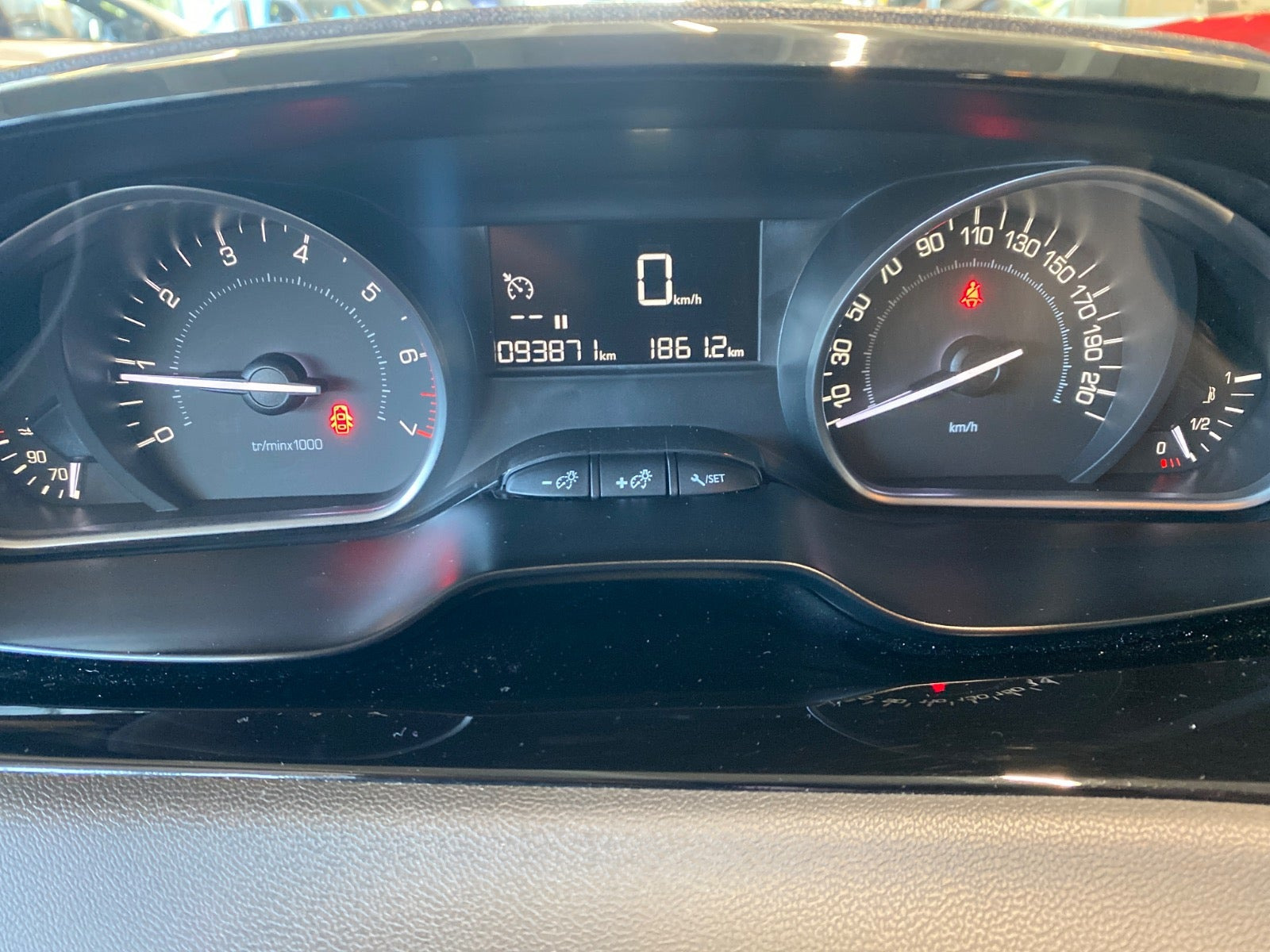 Hvid Peugeot 208 fra 2019