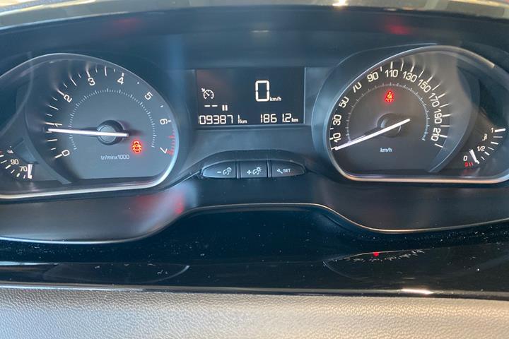 Hvid Peugeot 208 fra 2019