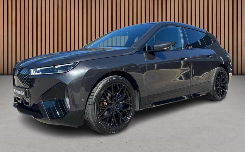 BMW iX xDrive40 Supercharged