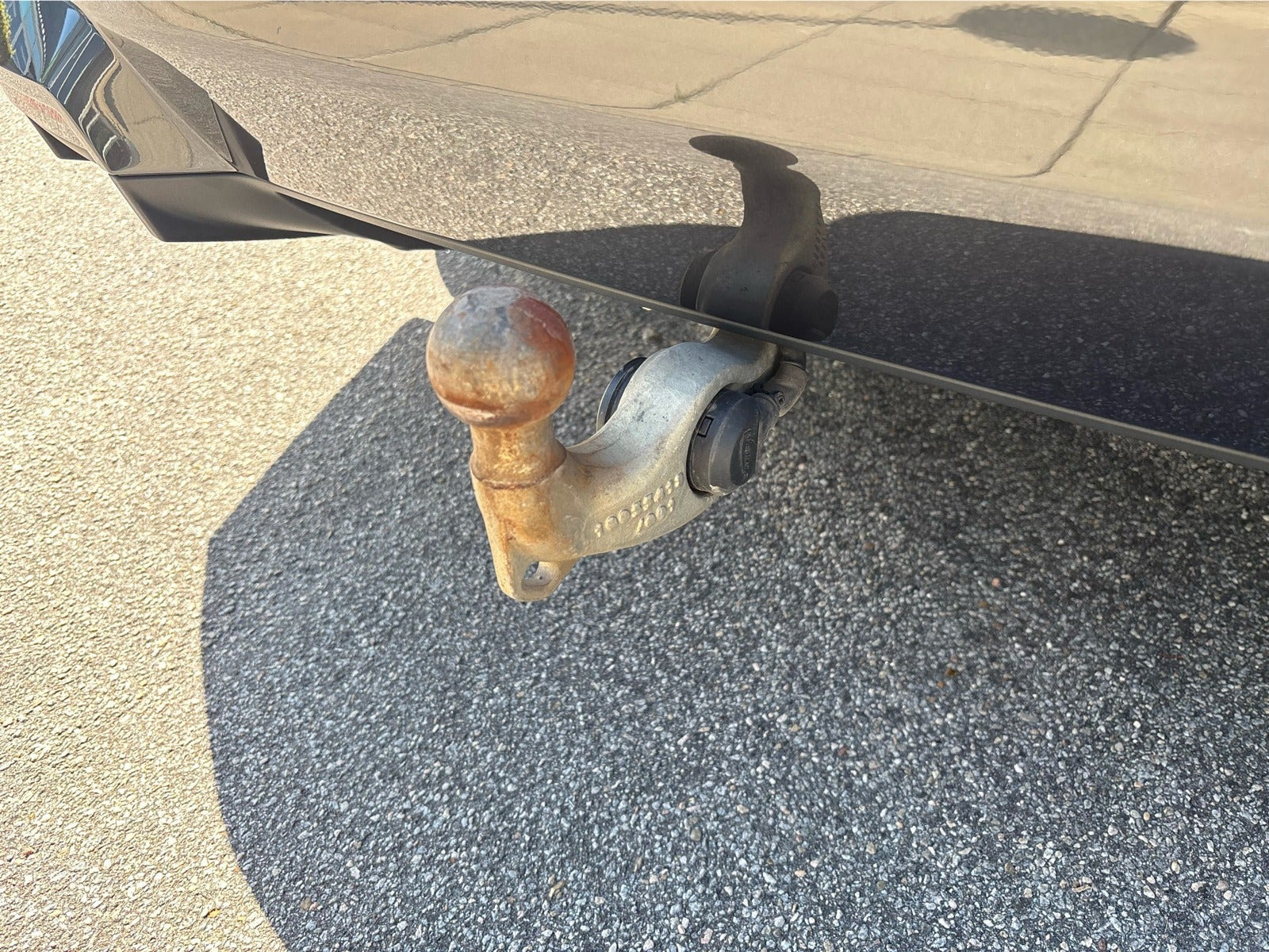 Grå BMW iX fra 2024