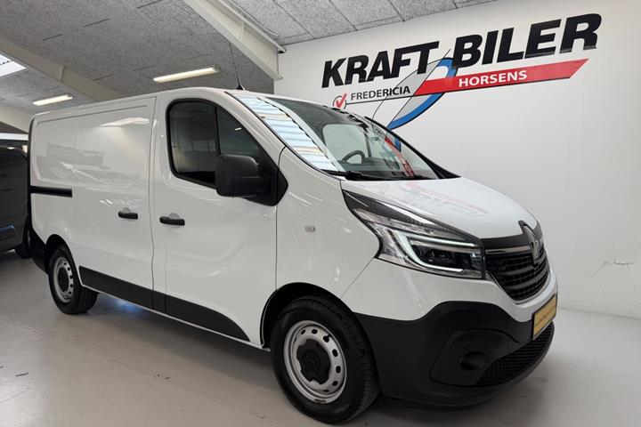 Hvid Renault Trafic T29 fra 2020