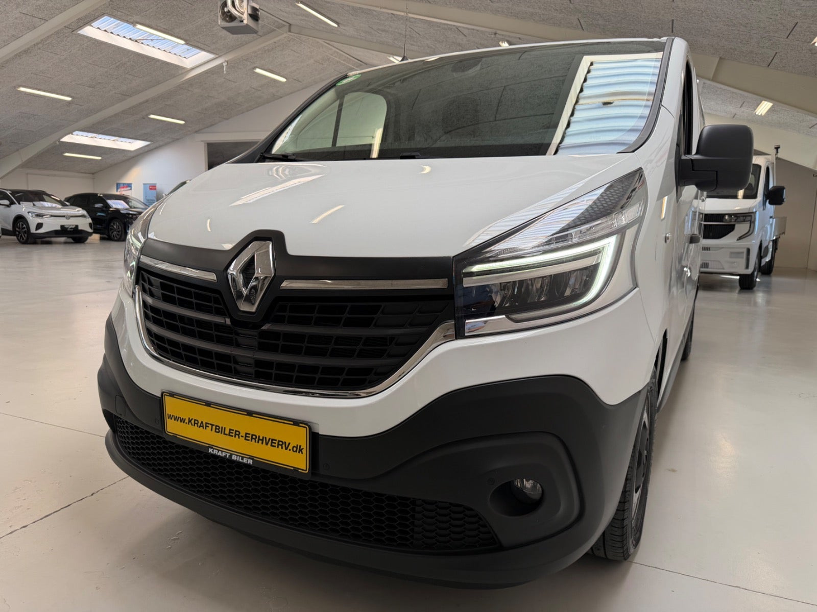 Hvid Renault Trafic T29 fra 2020