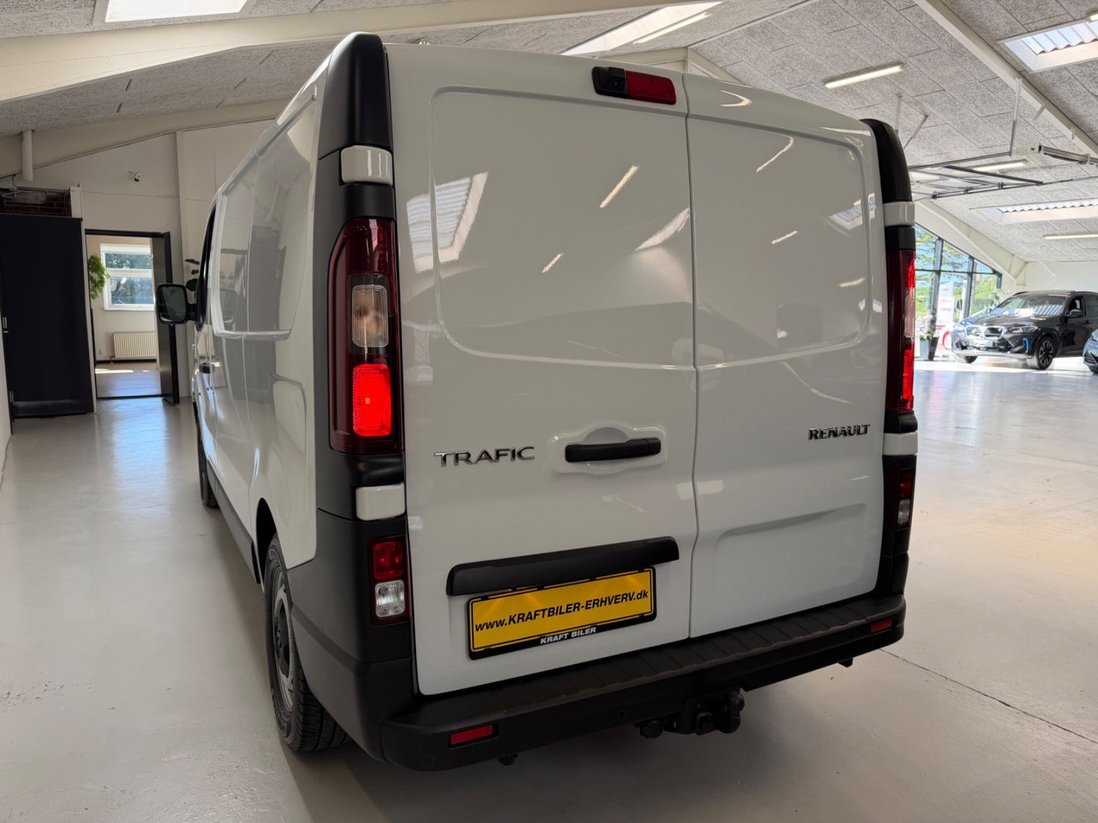 Hvid Renault Trafic T29 fra 2020