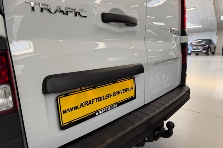Hvid Renault Trafic T29 fra 2020