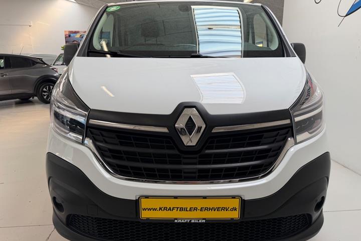 Hvid Renault Trafic T29 fra 2020
