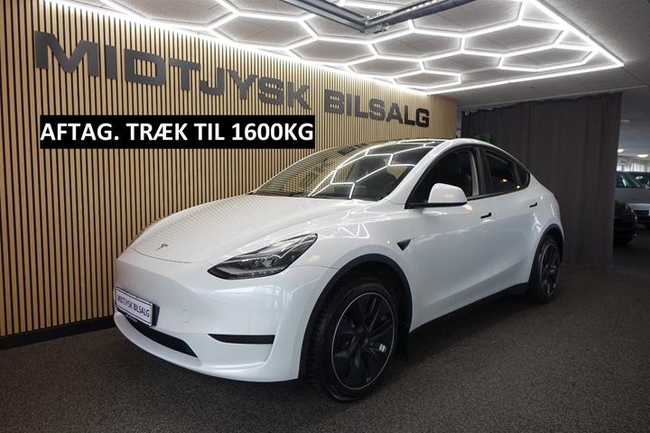 Hvid Tesla Model Y fra 2023