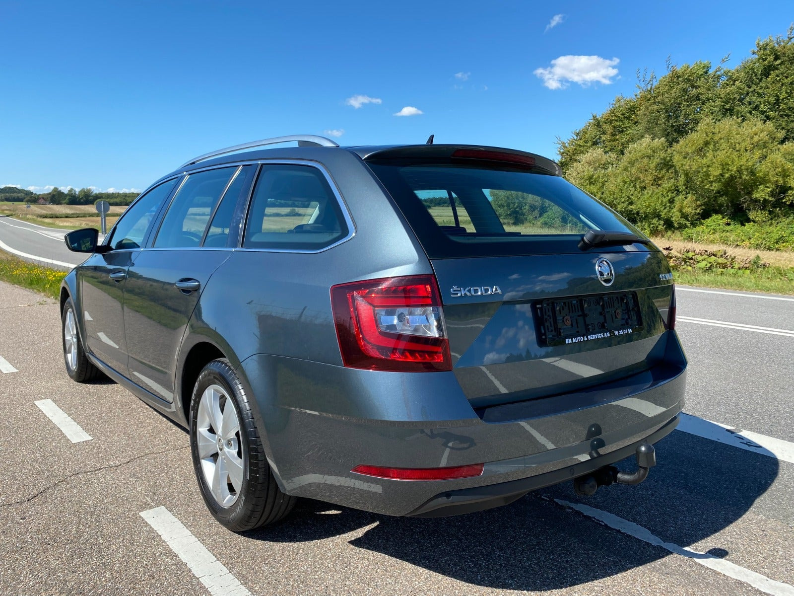 Grå Skoda Octavia fra 2020
