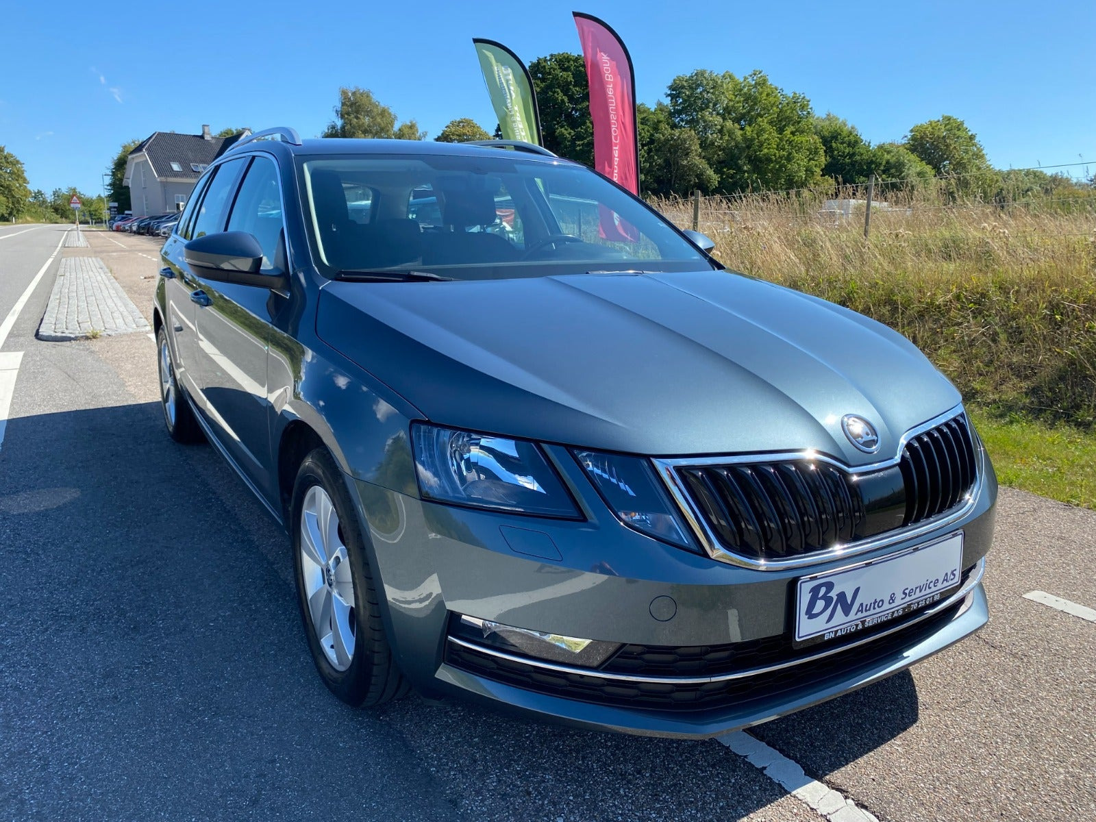 Grå Skoda Octavia fra 2020