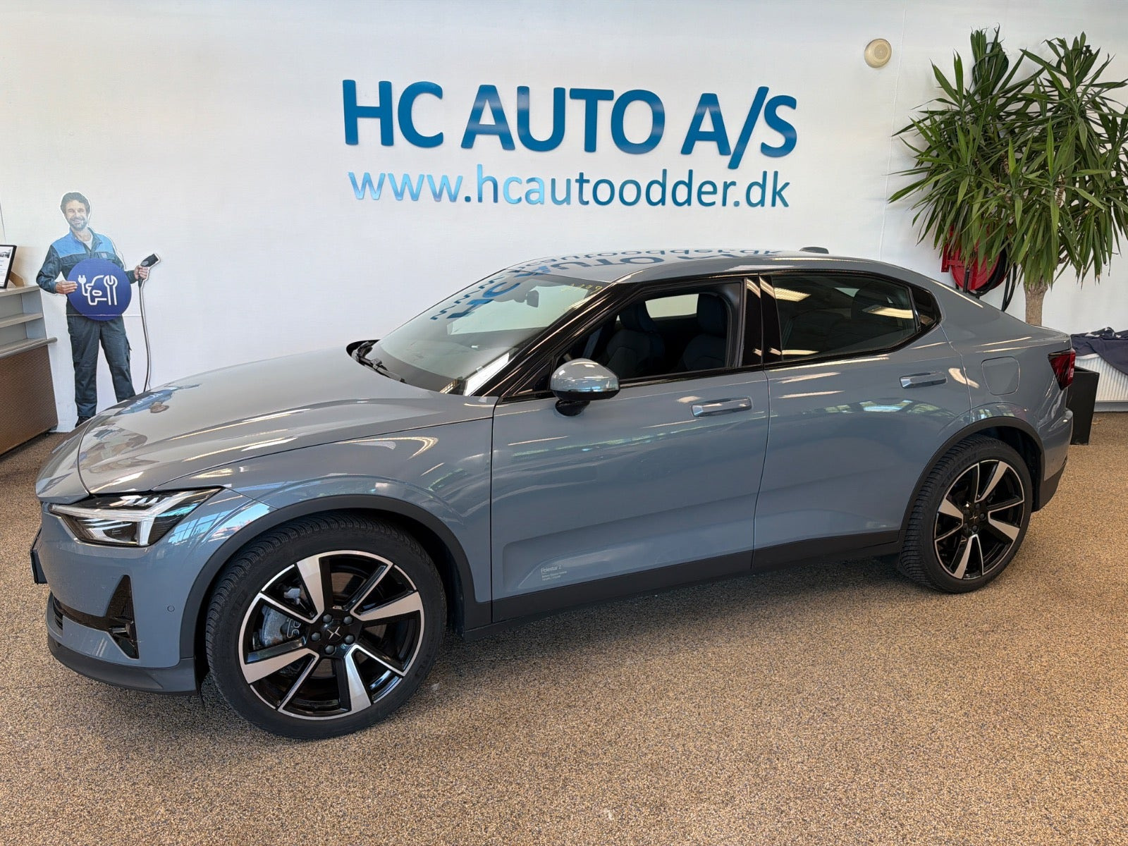 Grå Polestar 2 fra 2023