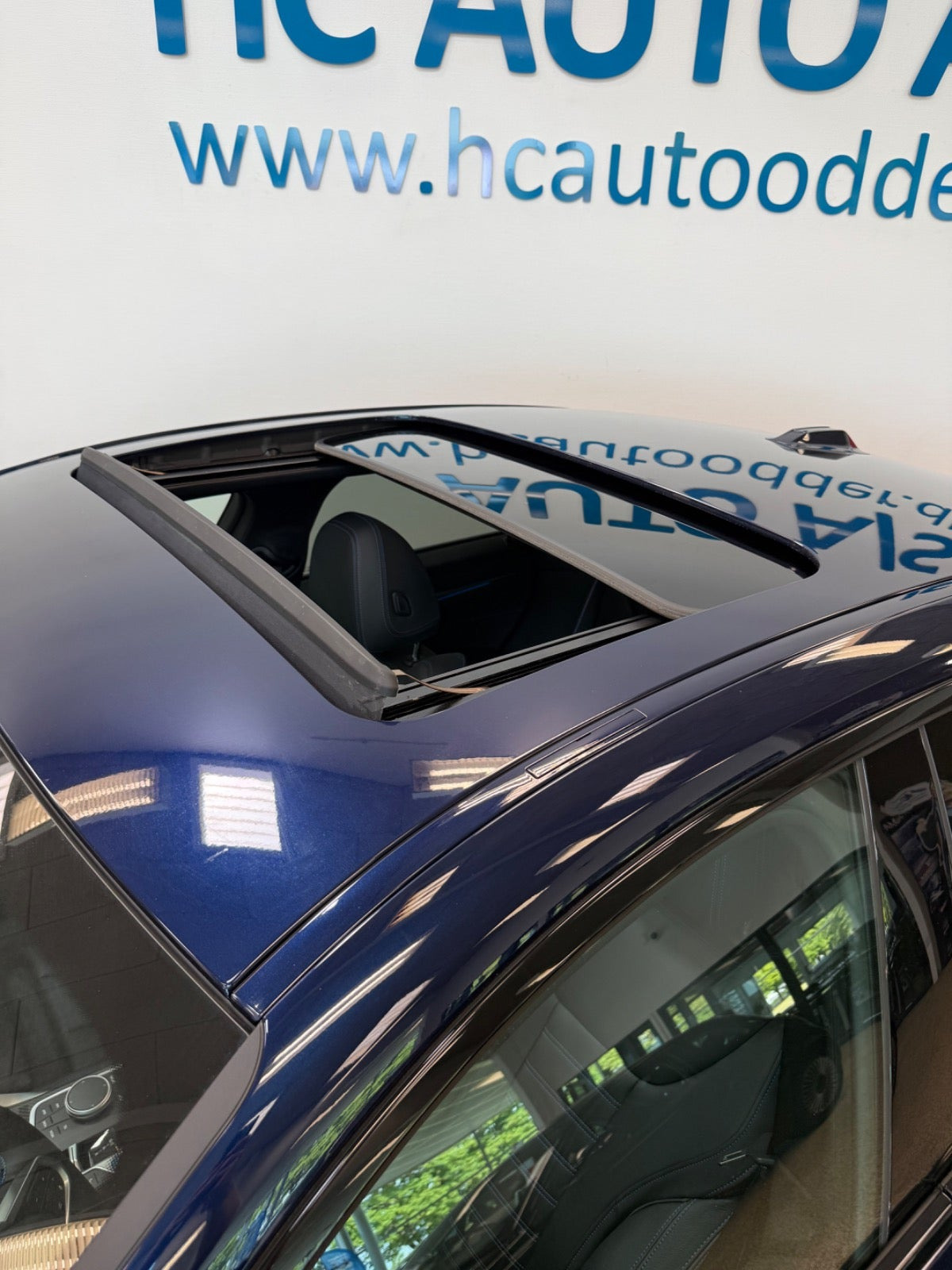 Blå BMW i4 fra 2024
