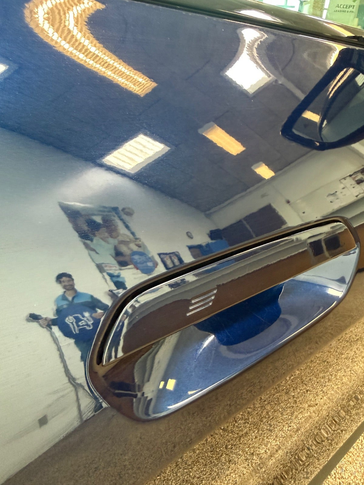 Blå BMW i4 fra 2024