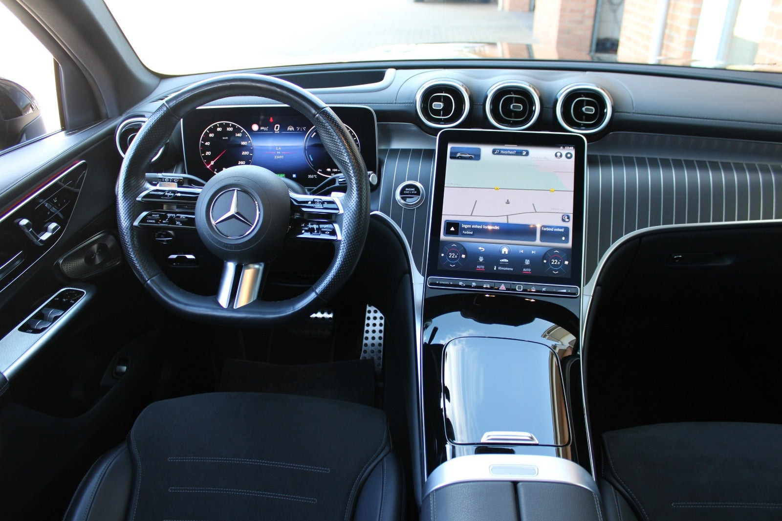 Sort Mercedes GLC300 de fra 2023