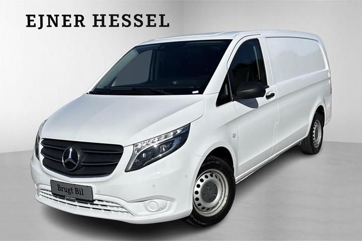 Hvid Mercedes Vito 114 fra 2022