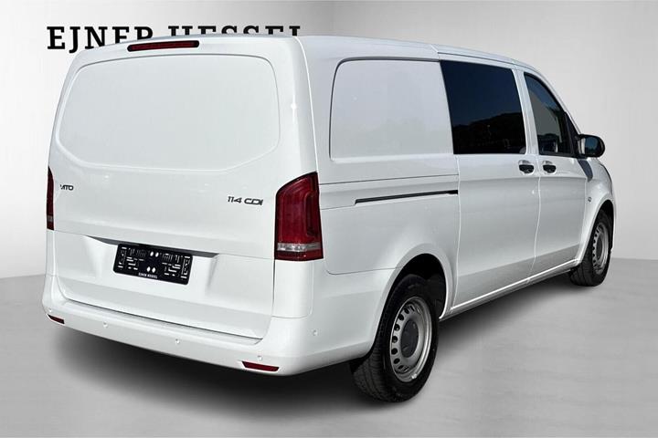 Hvid Mercedes Vito 114 fra 2022