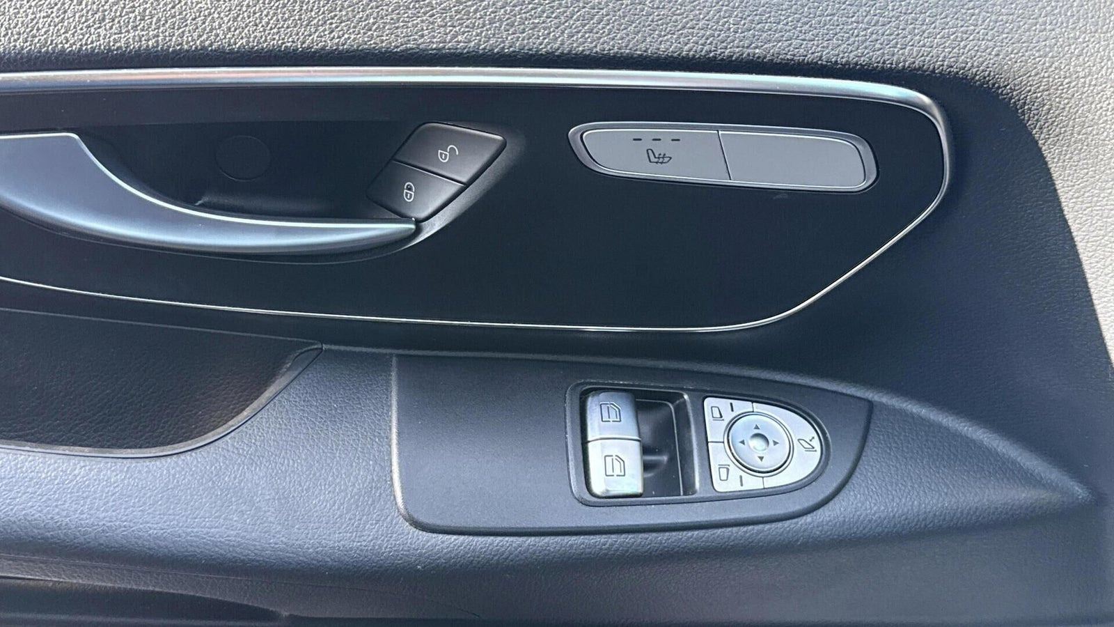 Hvid Mercedes Vito 114 fra 2022