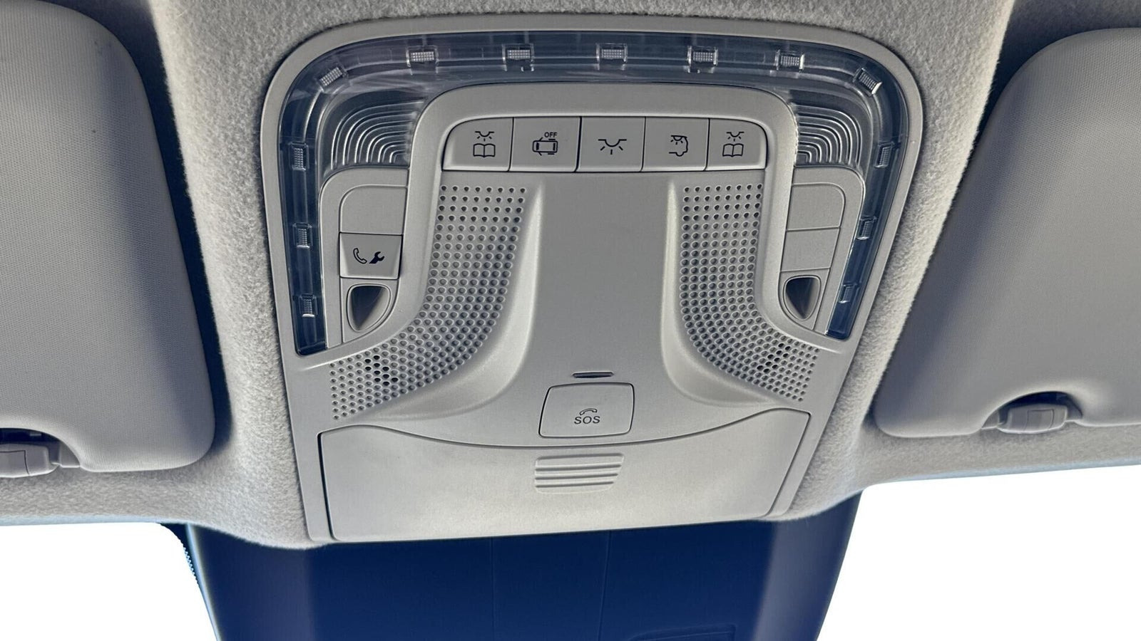 Hvid Mercedes Vito 114 fra 2022