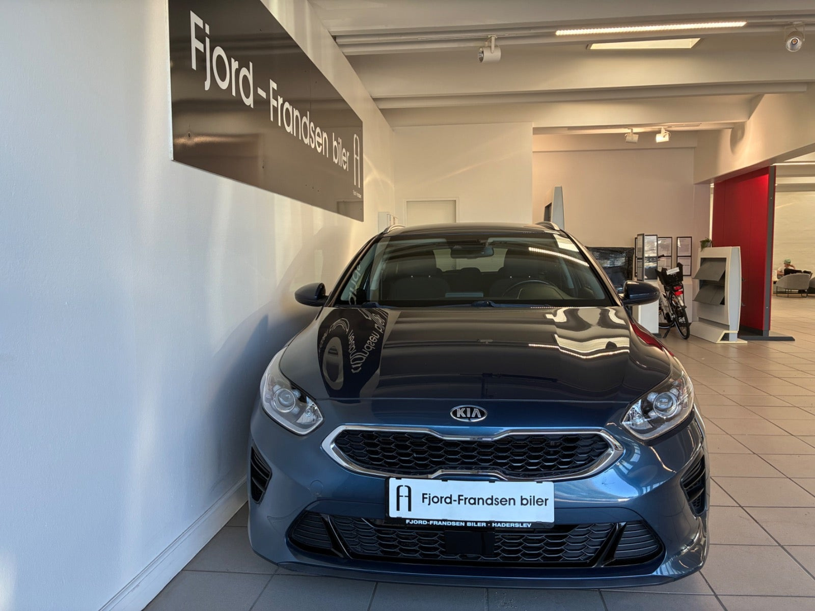 Blå Kia Ceed fra 2019