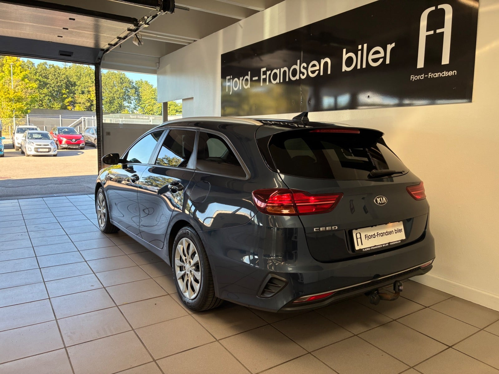 Blå Kia Ceed fra 2019