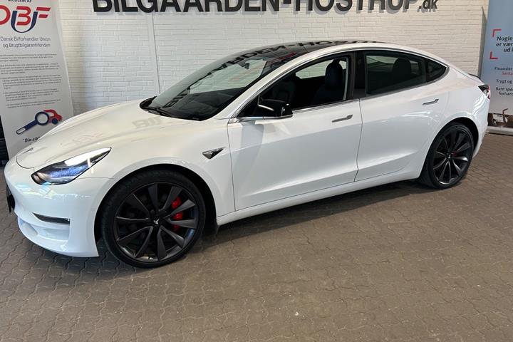 Hvid Tesla Model 3 fra 2020