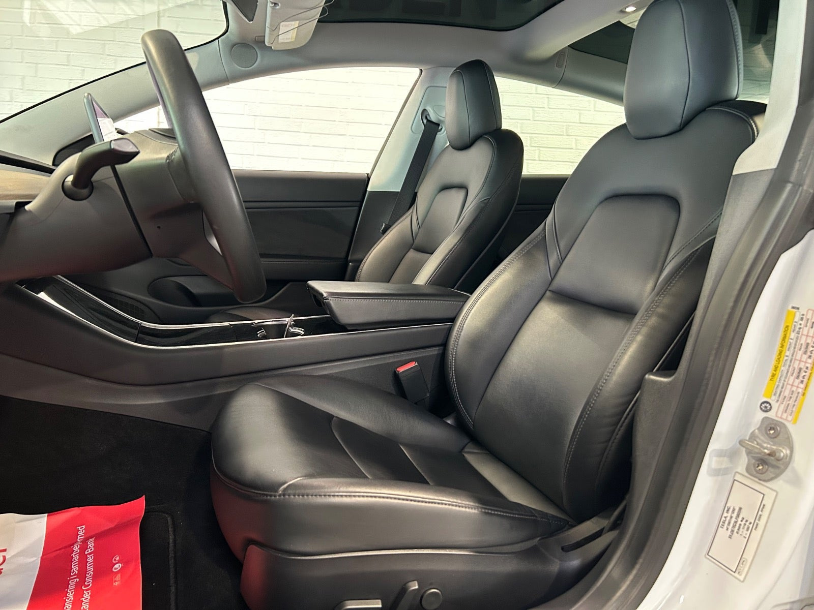 Hvid Tesla Model 3 fra 2020