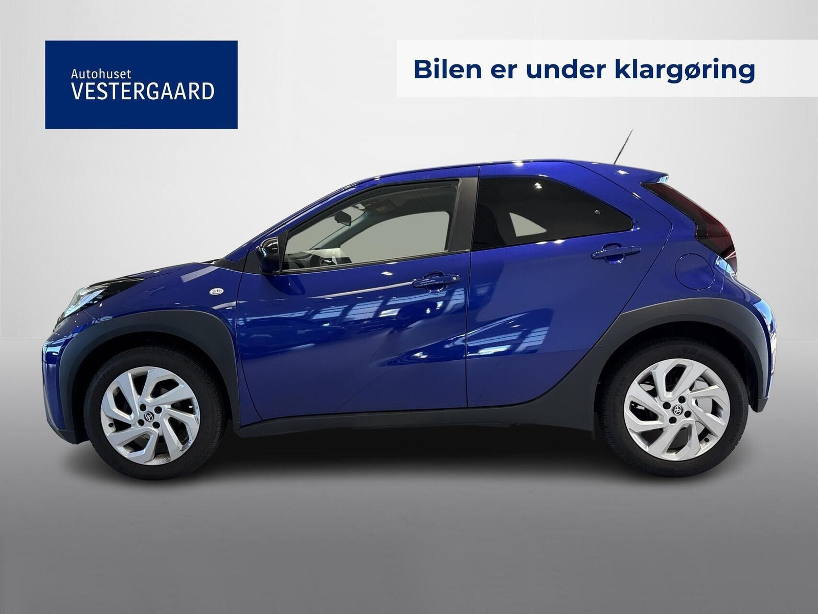 Blå Toyota Aygo X fra 2023