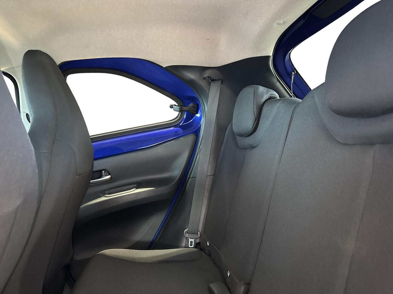 Blå Toyota Aygo X fra 2023