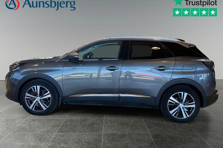 Grå Peugeot 3008 fra 2021