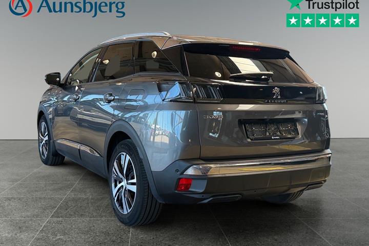 Grå Peugeot 3008 fra 2021